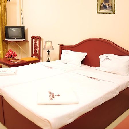 Hotel Nuhman Kondotty Экстерьер фото