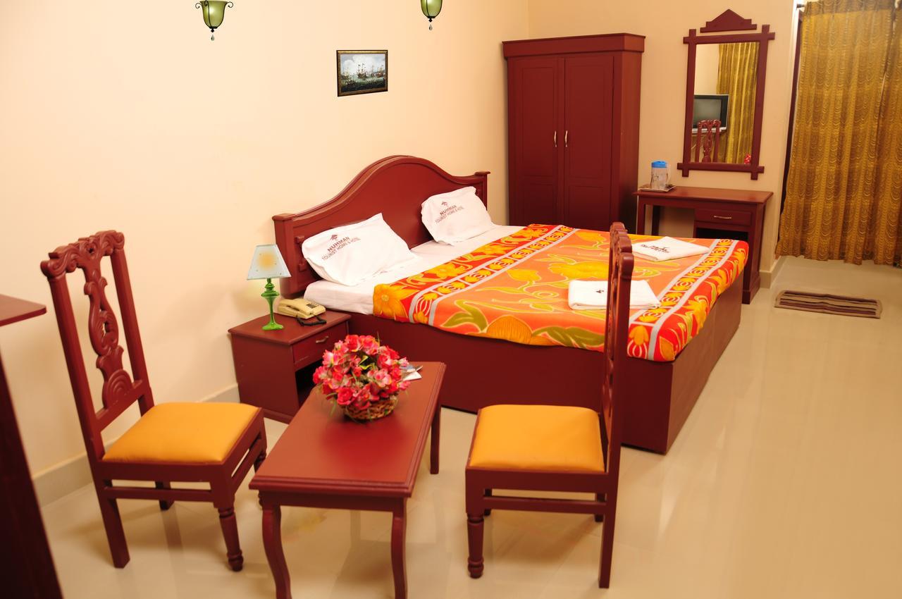 Hotel Nuhman Kondotty Экстерьер фото
