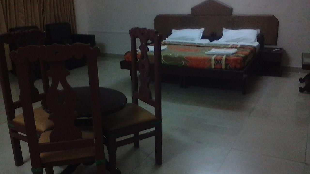 Hotel Nuhman Kondotty Экстерьер фото