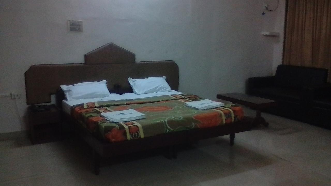 Hotel Nuhman Kondotty Экстерьер фото