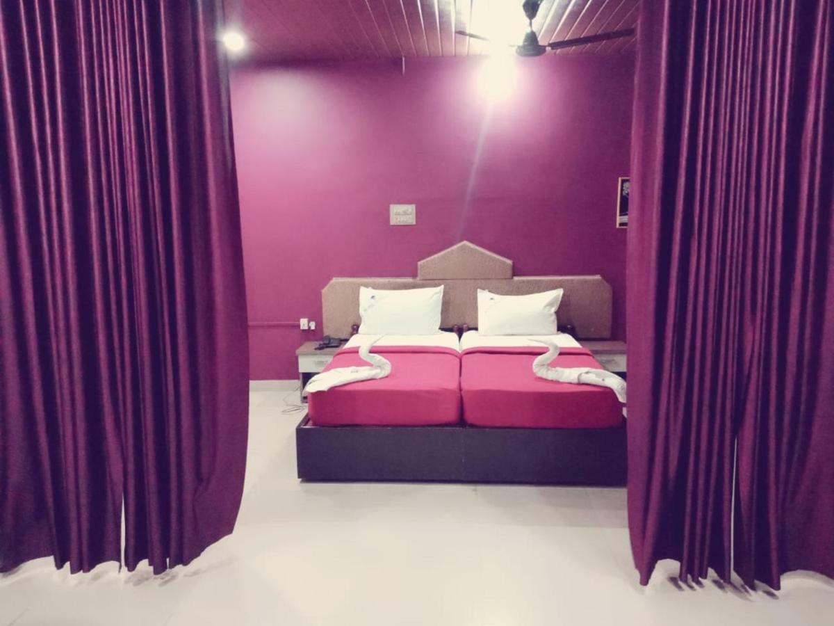 Hotel Nuhman Kondotty Экстерьер фото